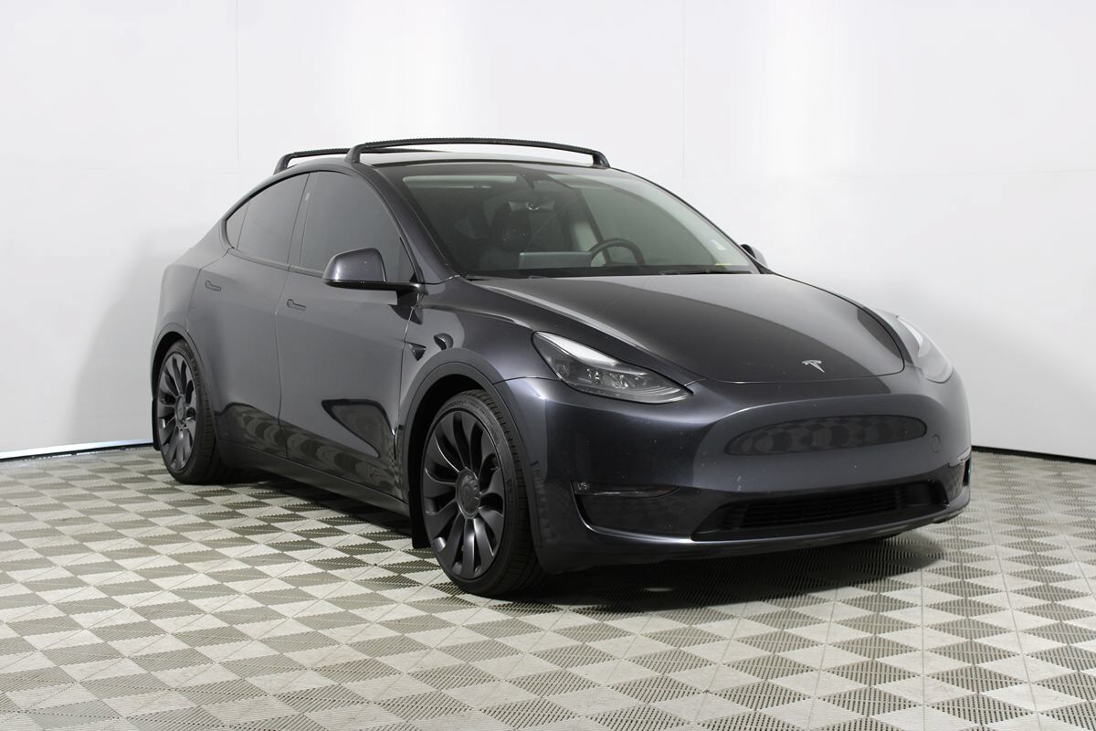 2024 TESLA Model Y