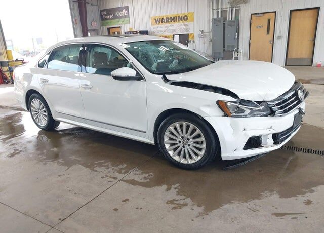 2017 VOLKSWAGEN Passat