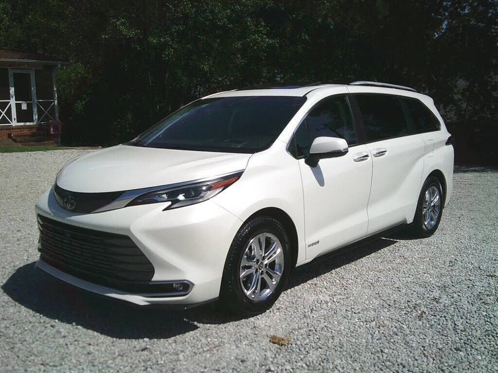 2021 TOYOTA Sienna