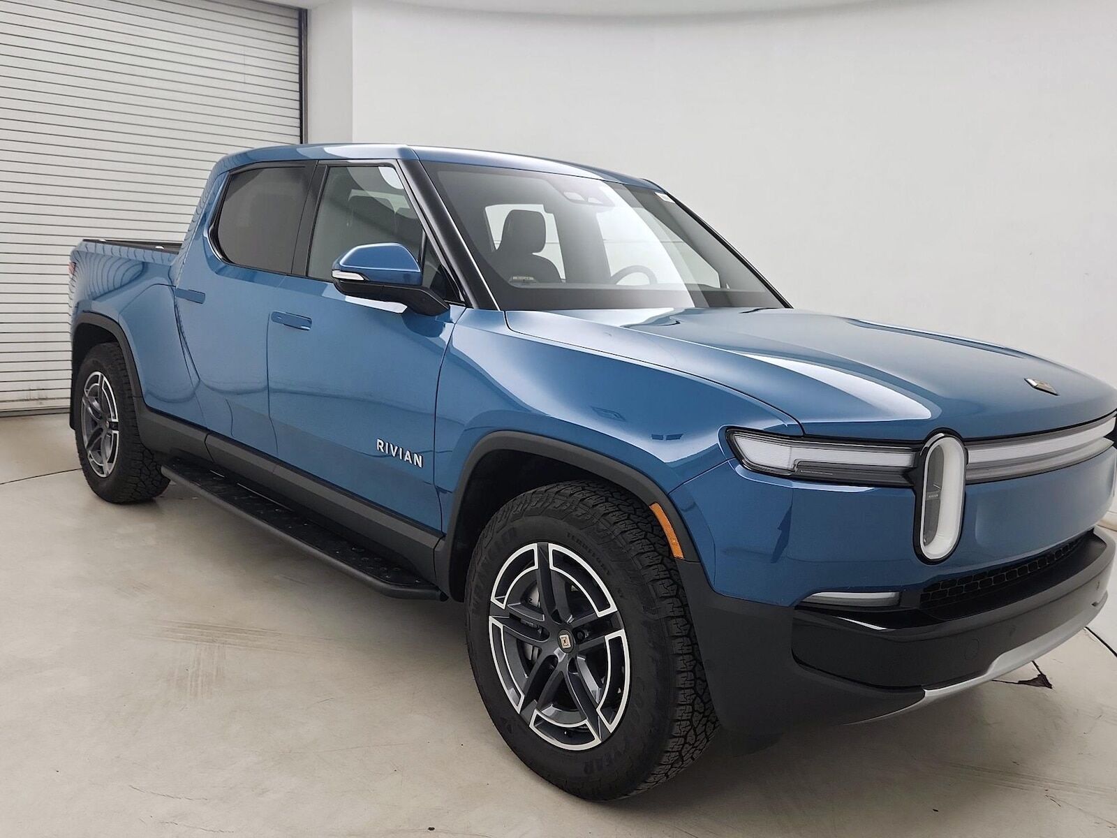 2025 RIVIAN R1T