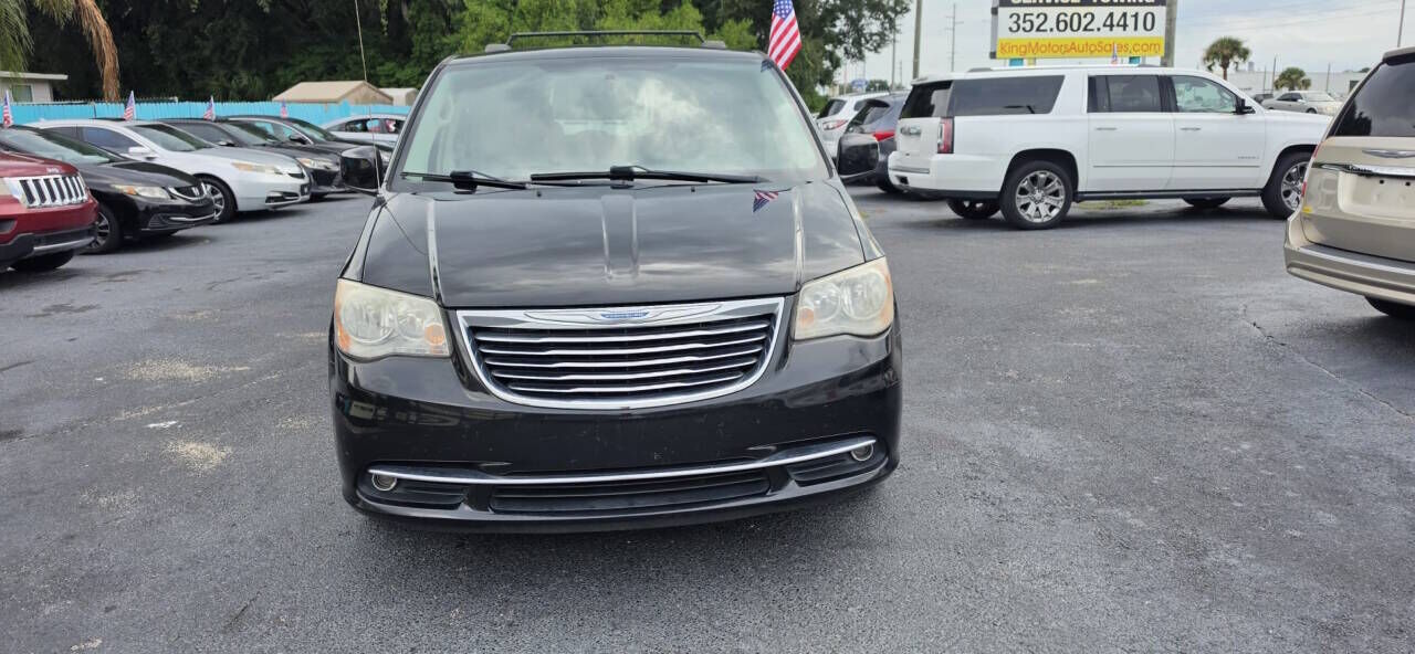 2014 CHRYSLER Town and Country