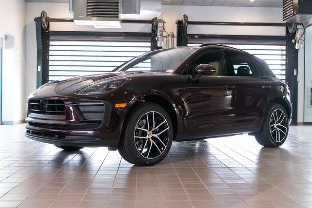 2026 PORSCHE Macan