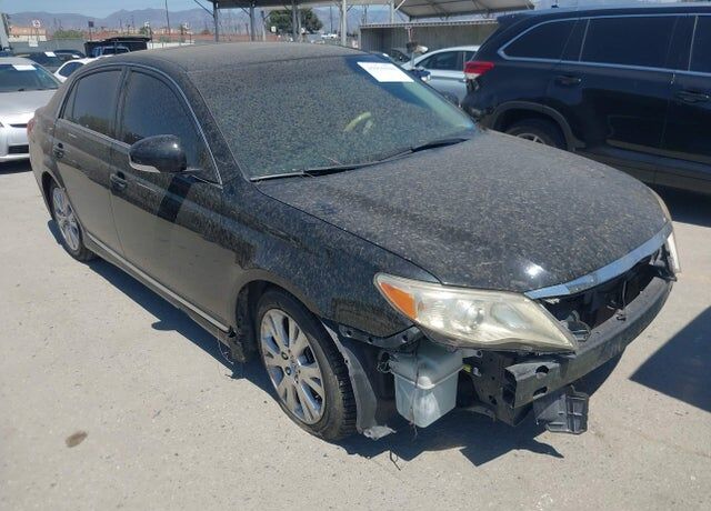 2011 TOYOTA Avalon