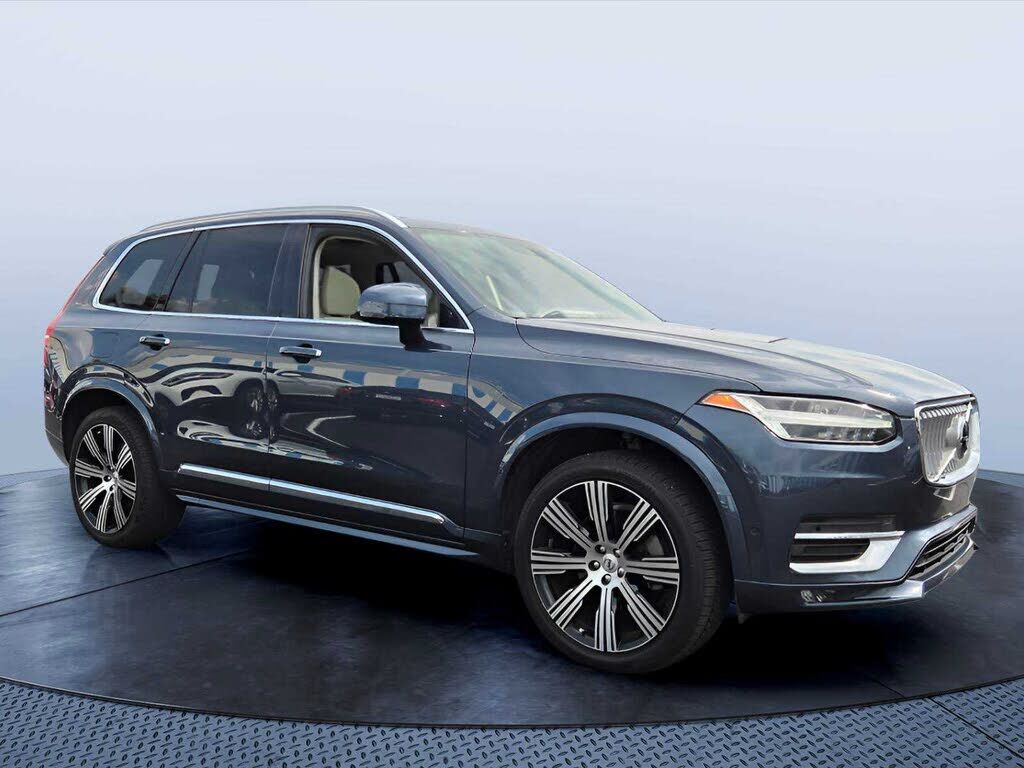 2022 VOLVO XC90