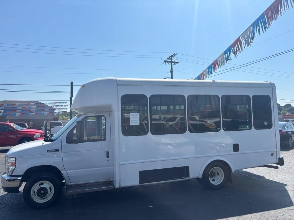 2017 FORD E-350