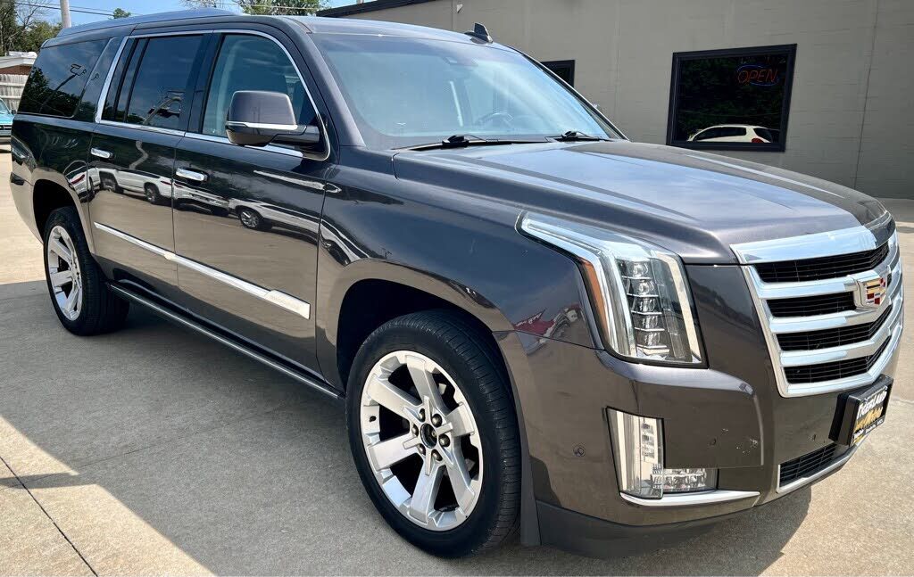 2018 CADILLAC Escalade ESV