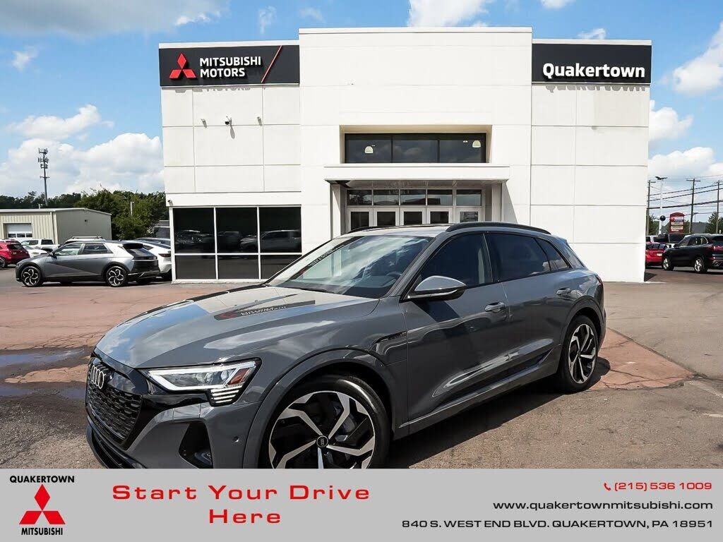 2024 AUDI Q8