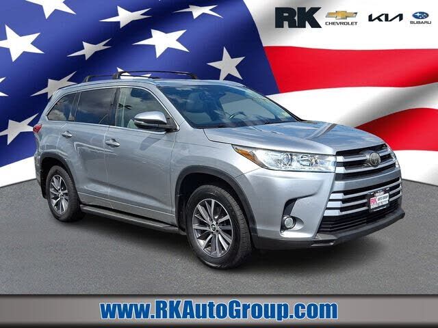 2017 TOYOTA Highlander