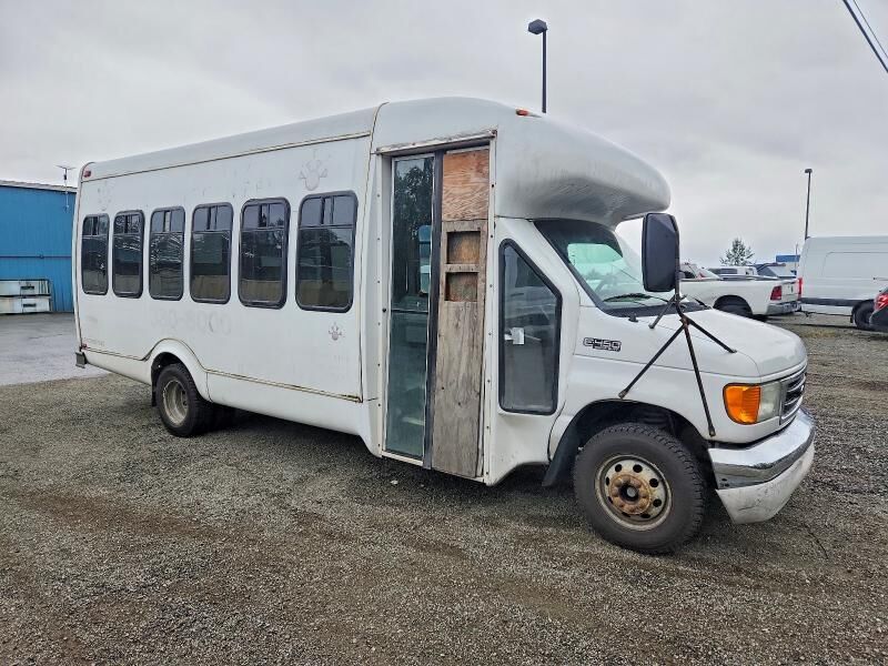 2004 FORD E-450