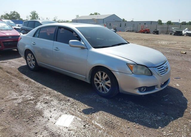 2010 TOYOTA Avalon