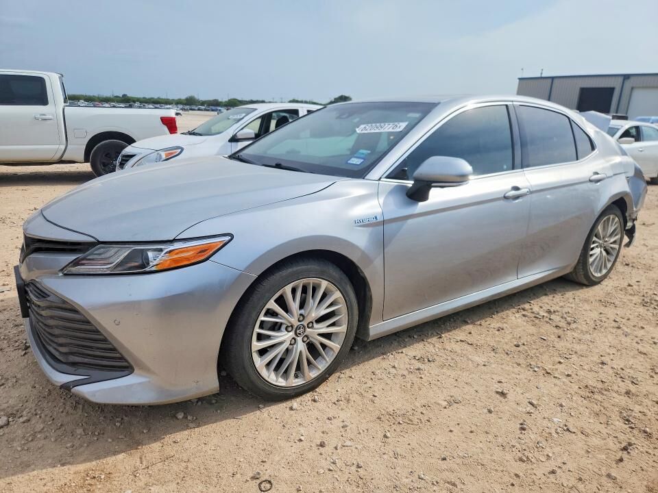 2018 TOYOTA Camry