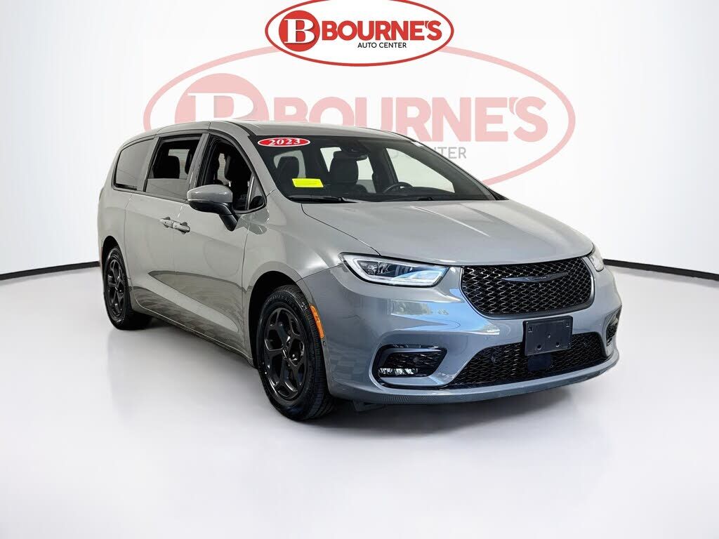 2023 CHRYSLER Pacifica