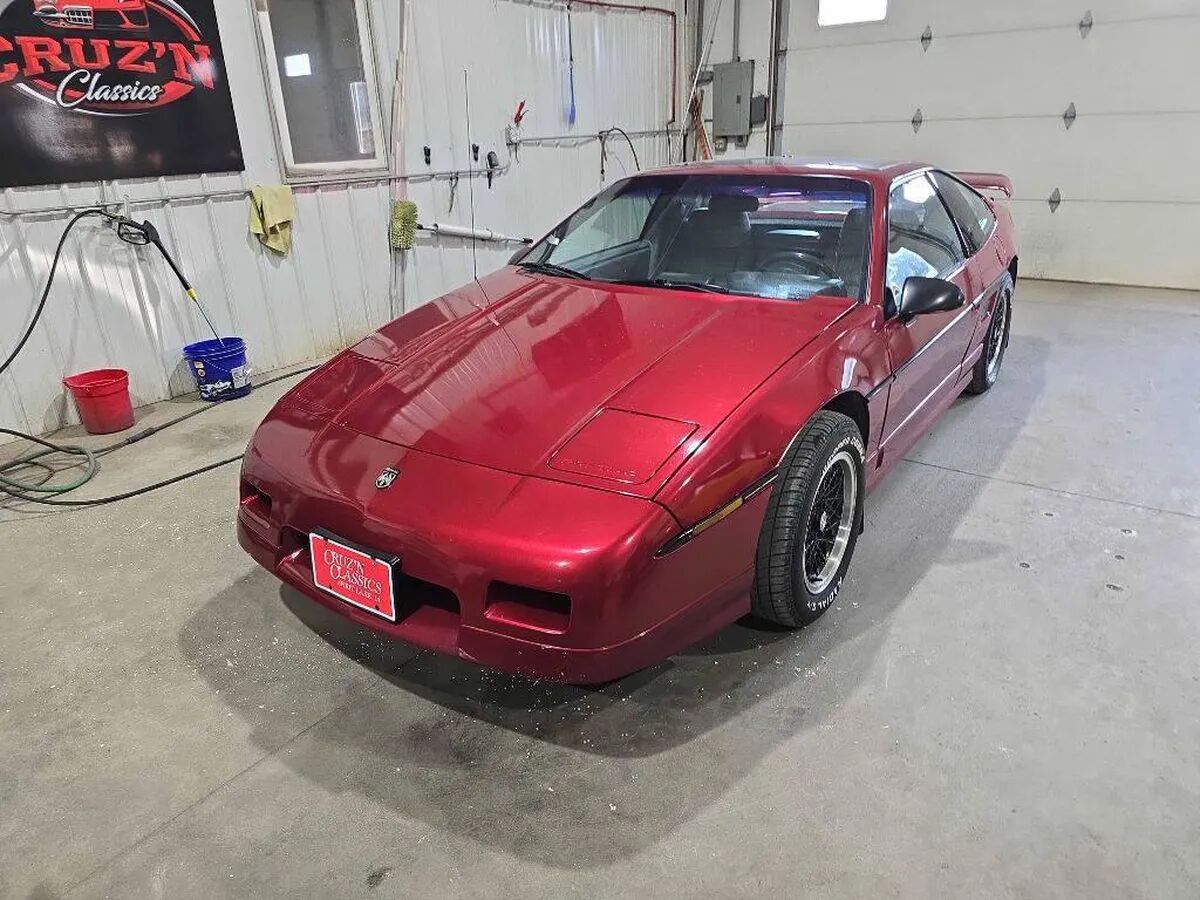 1988 PONTIAC Fiero