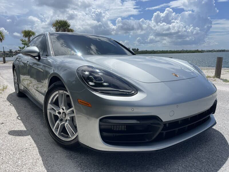 2021 PORSCHE Panamera