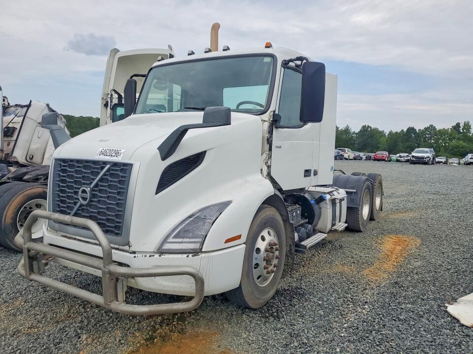 2019 VOLVO TRUCK VNR