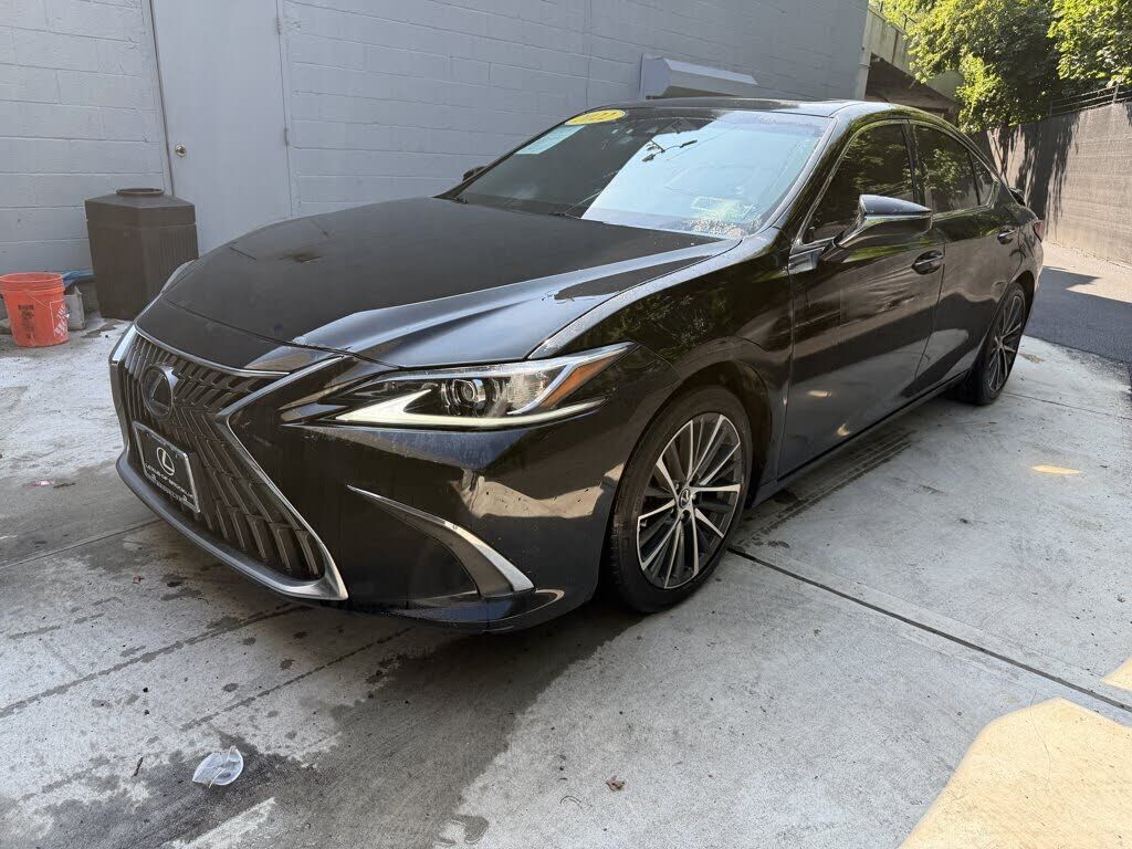 2022 LEXUS ES