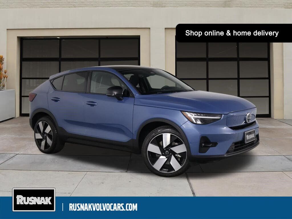 2024 VOLVO C40