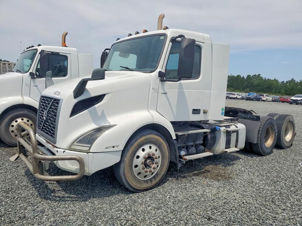 2019 VOLVO TRUCK VNR