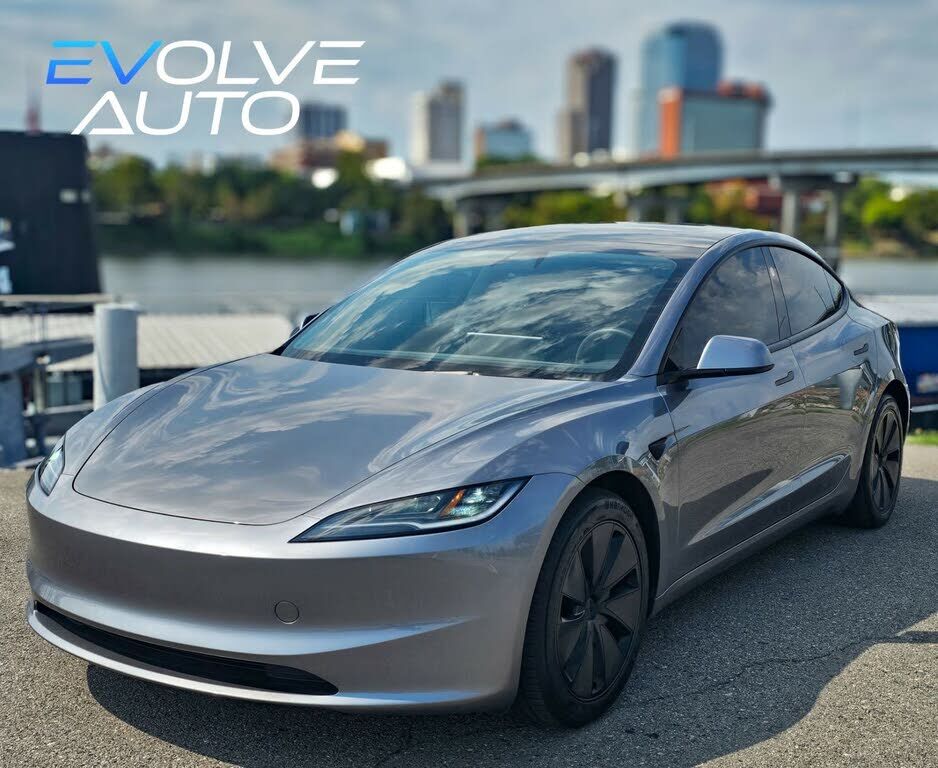 2025 TESLA Model 3
