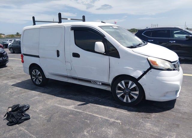 2014 NISSAN NV200