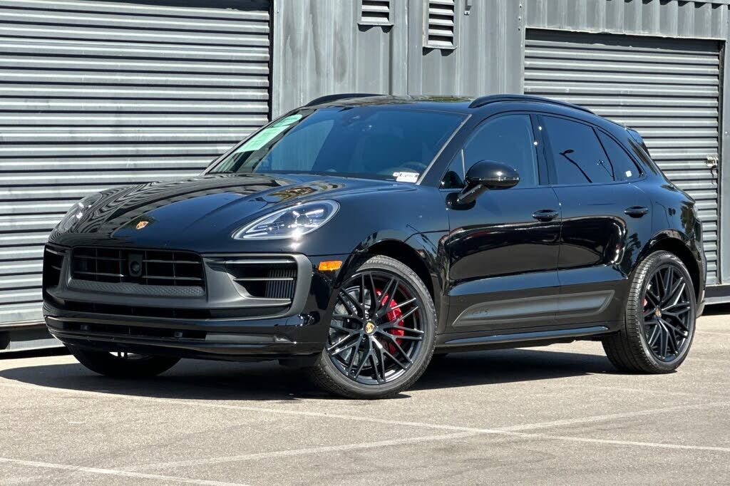 2024 PORSCHE Macan