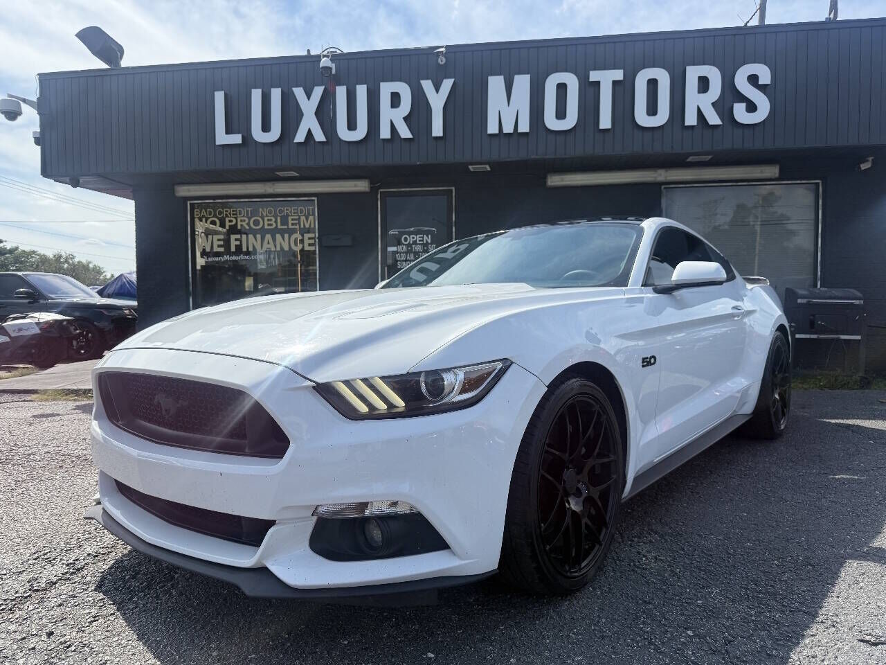 2017 FORD Mustang