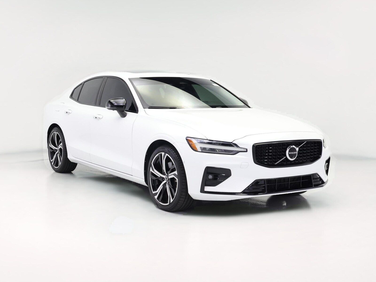 2024 VOLVO S60