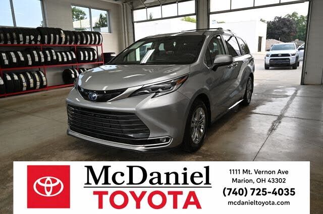 2023 TOYOTA Sienna