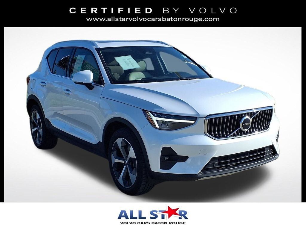 2023 VOLVO XC40