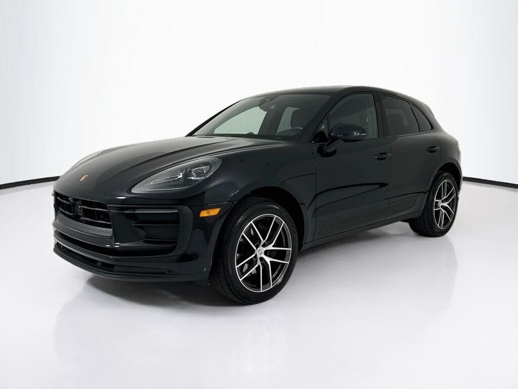 2025 PORSCHE Macan