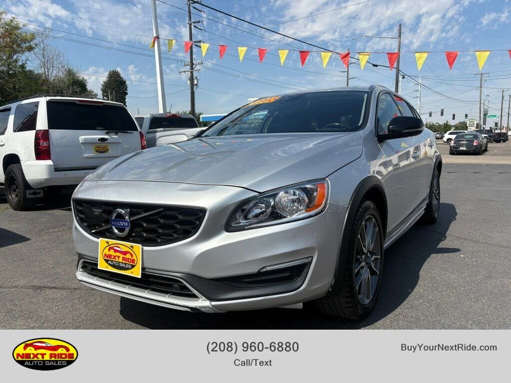 2016 VOLVO V60CC
