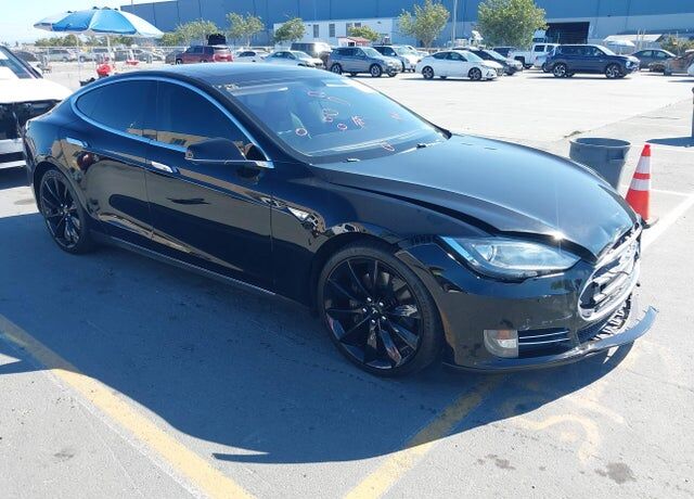 2014 TESLA Model S