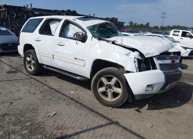 2011 CHEVROLET Tahoe