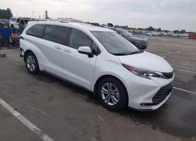 2022 TOYOTA Sienna