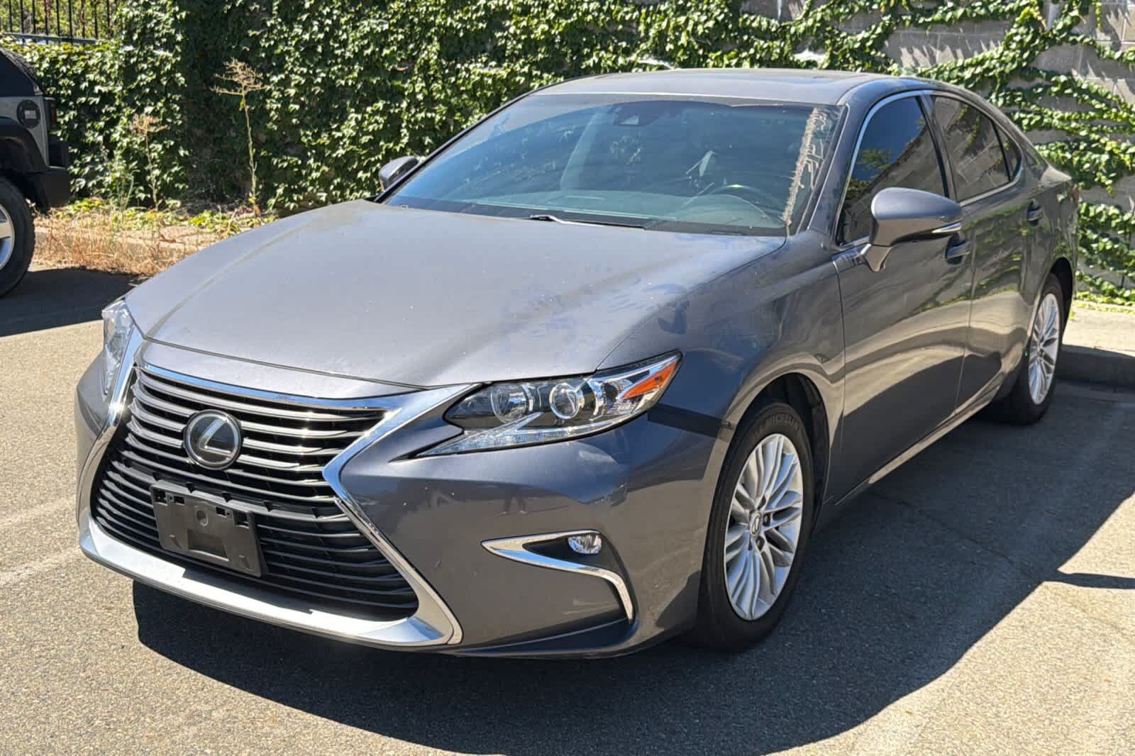 2018 LEXUS ES