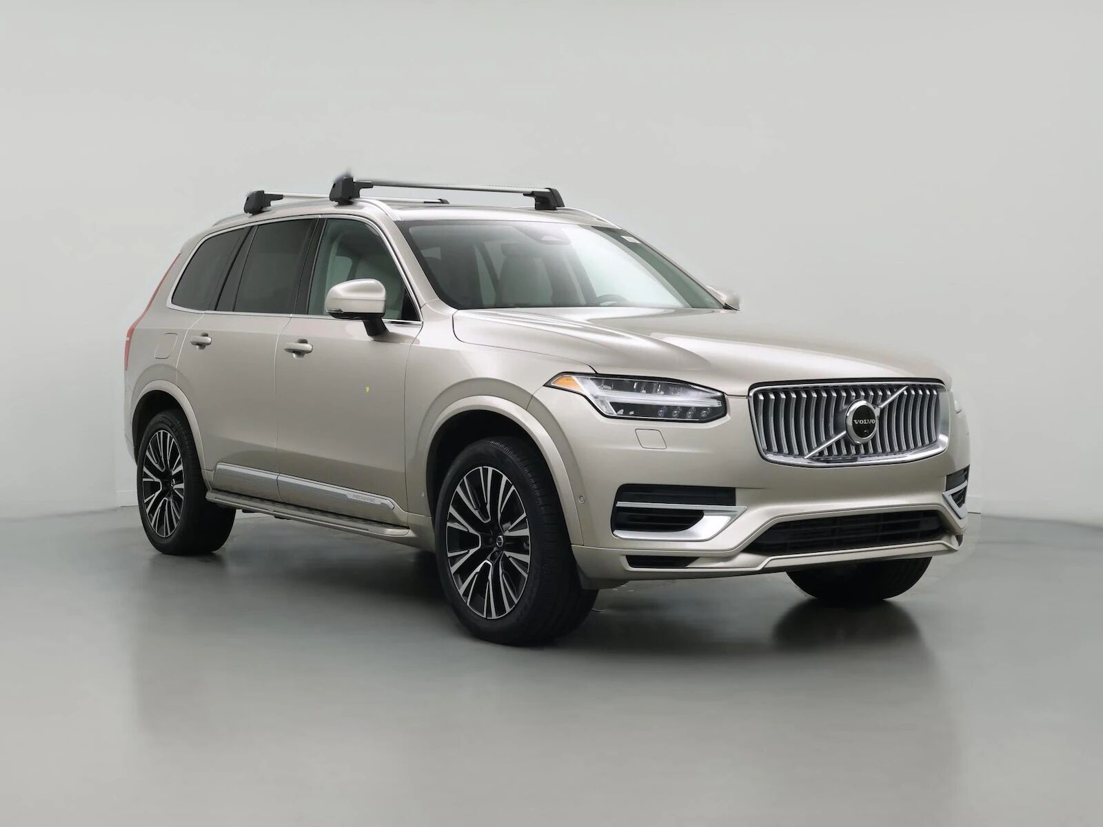 2023 VOLVO XC90