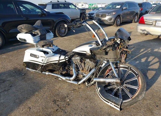 2012 HARLEY DAVIDSON CVO Road Glide Custom