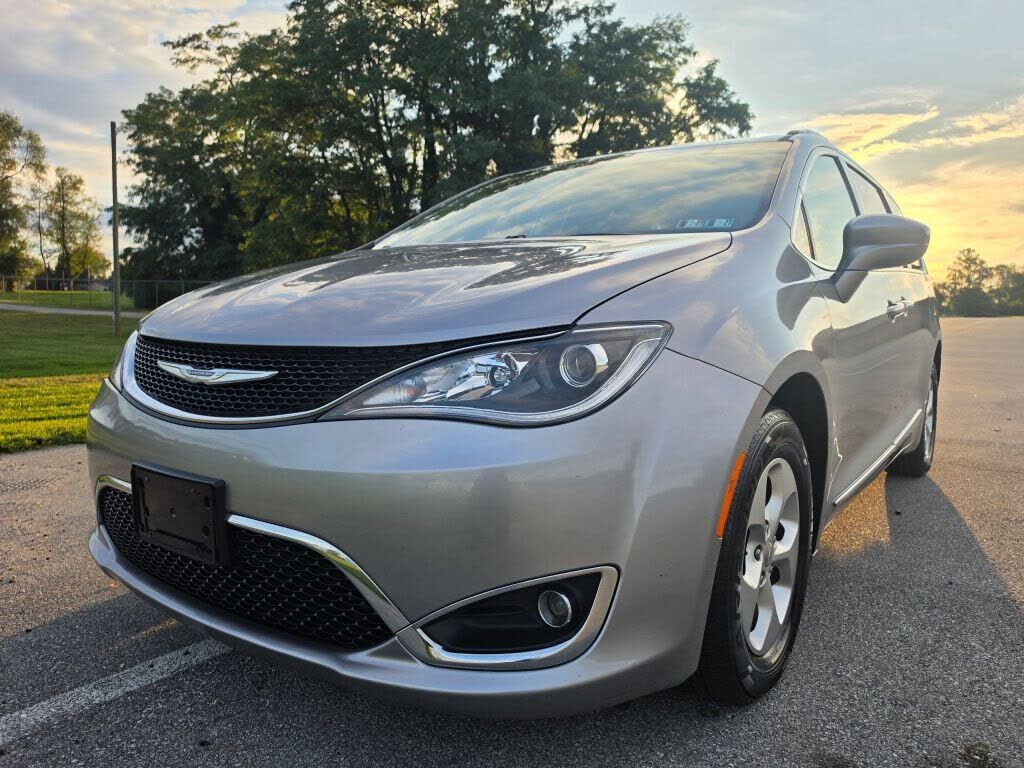 2017 CHRYSLER Pacifica