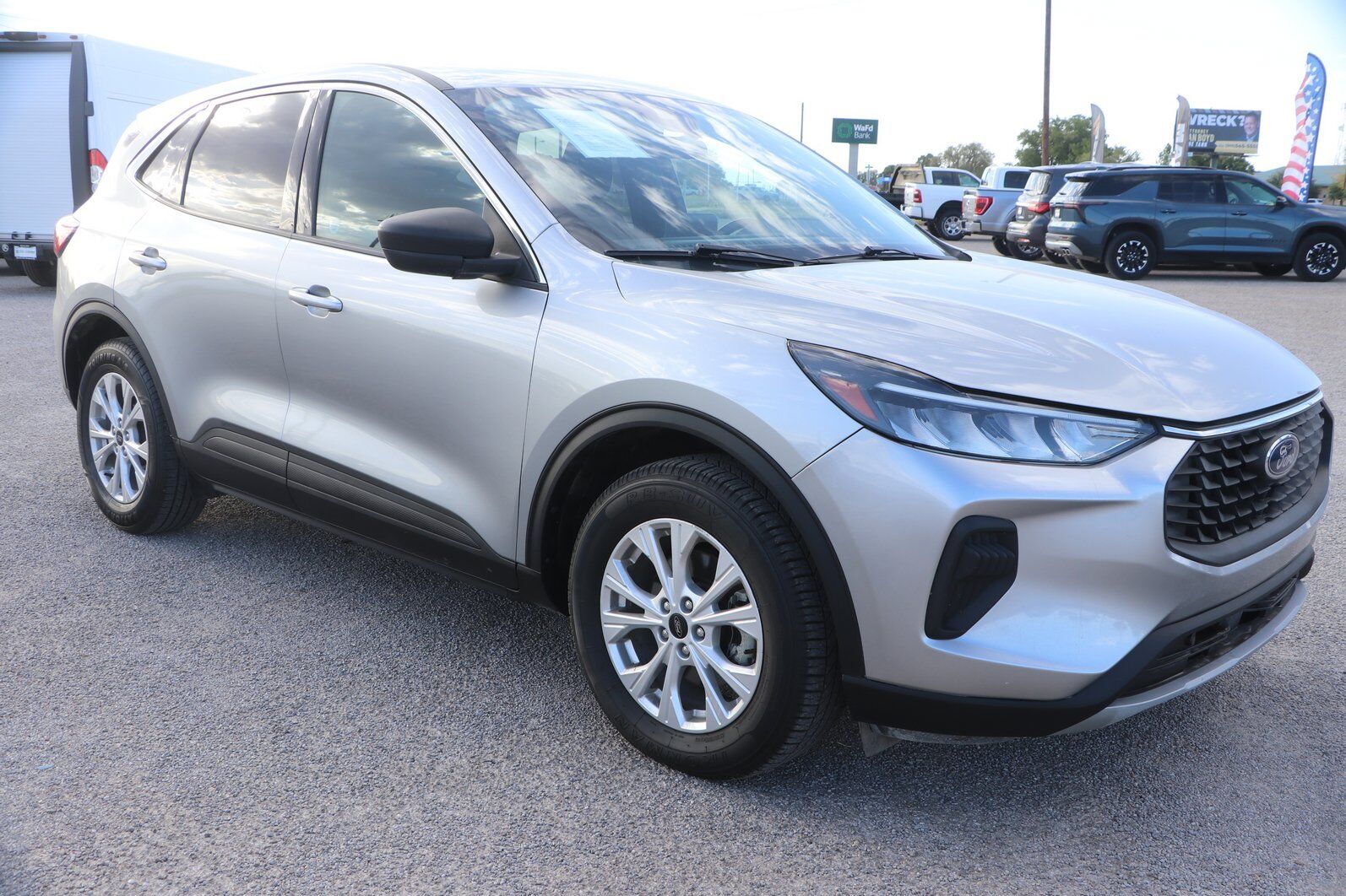 2024 FORD Escape