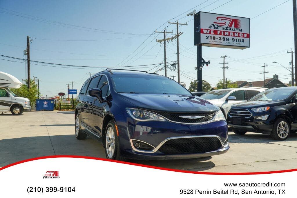 2017 CHRYSLER Pacifica