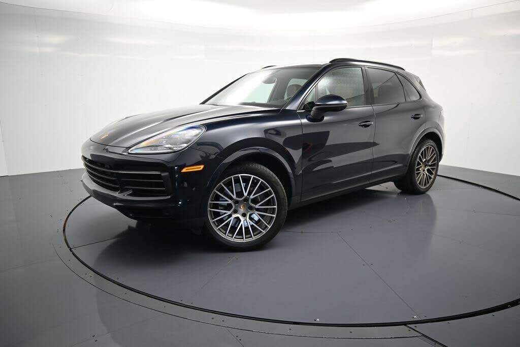 2022 PORSCHE Cayenne