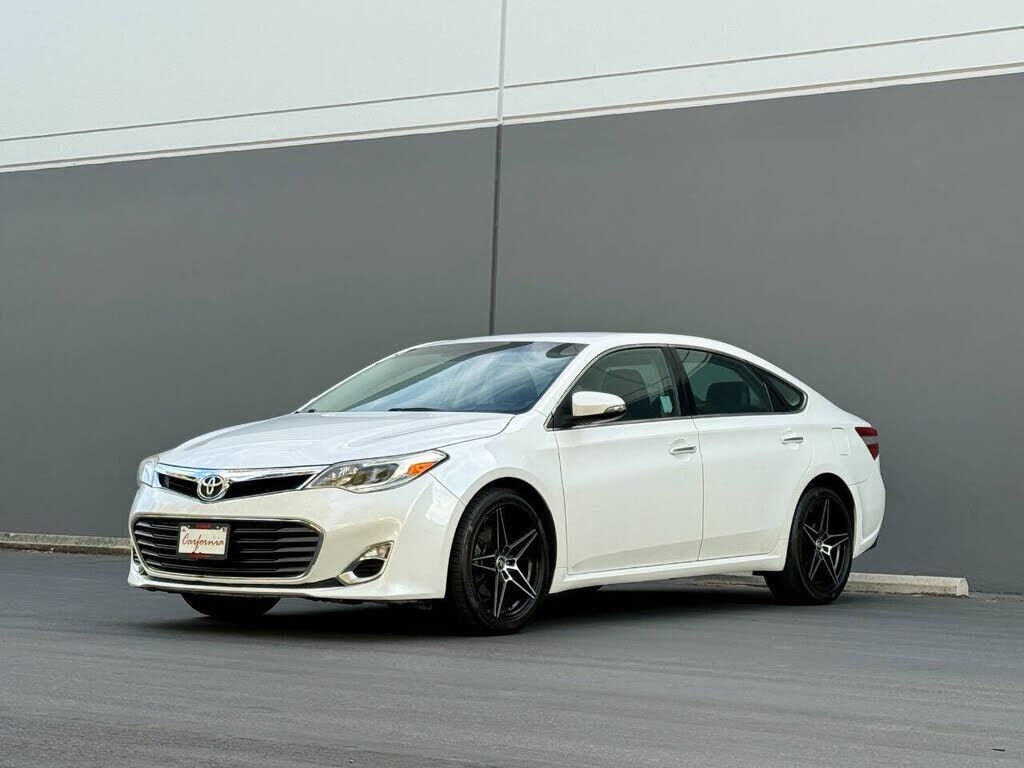 2014 TOYOTA Avalon