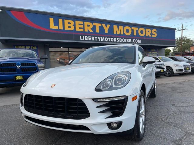 2017 PORSCHE Macan
