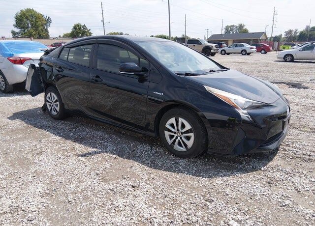 2016 TOYOTA PRIUS