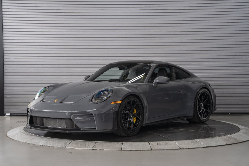2025 PORSCHE 911