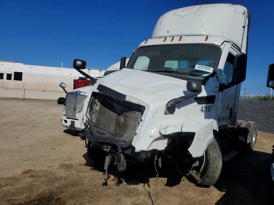 2023 FREIGHTLINER Cascadia