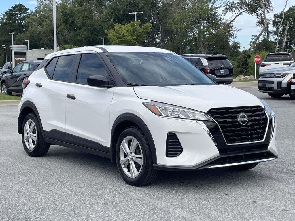 2024 NISSAN Kicks