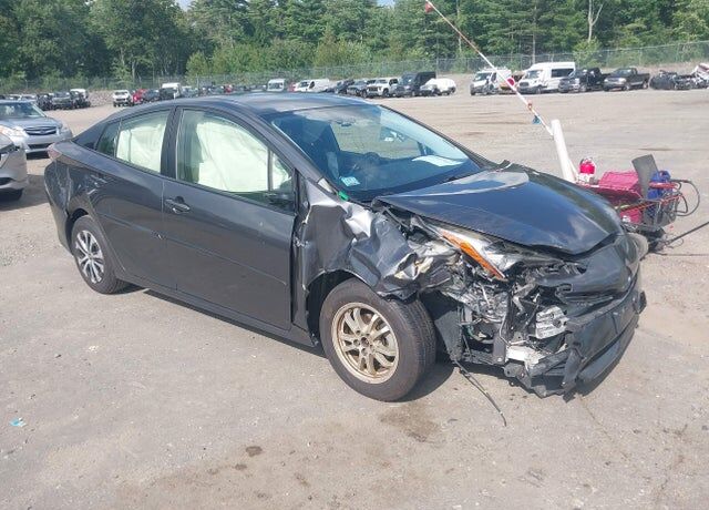 2016 TOYOTA PRIUS