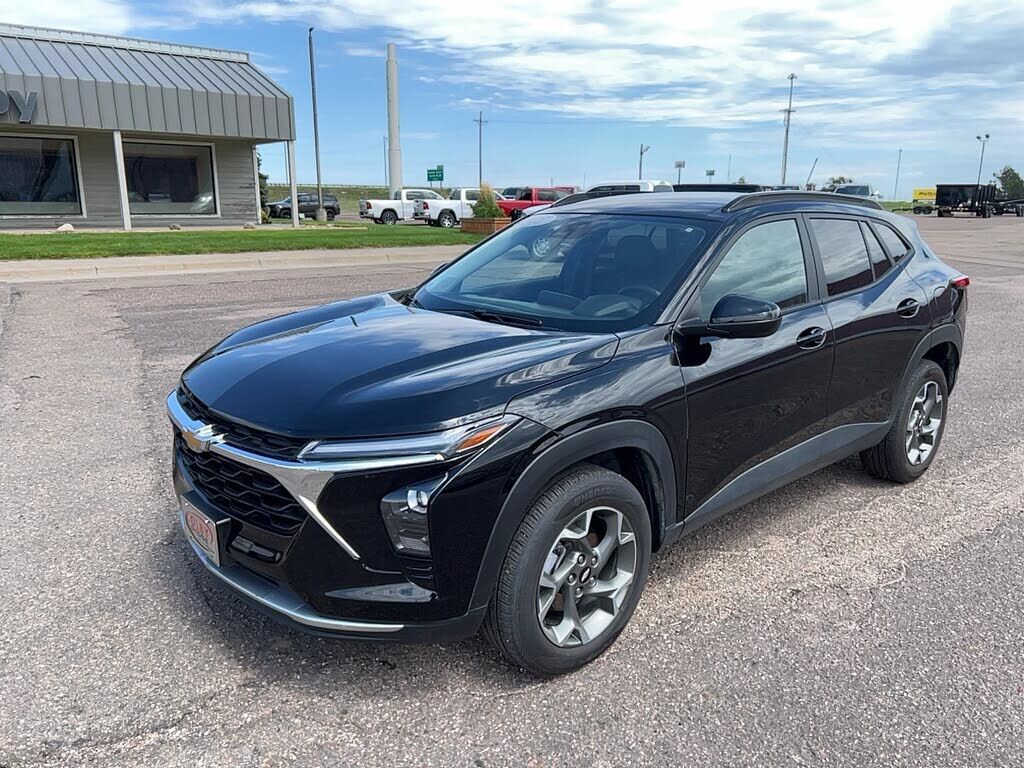 2025 CHEVROLET Trax