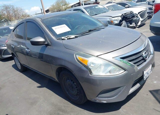 2016 NISSAN Versa